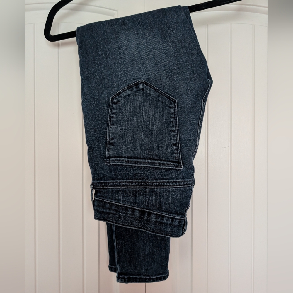 Gap Classic Dark Favorite Jegging Size 28